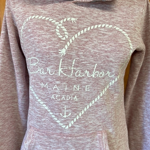 Vacationland Wear Graphic Hooded Sweatshirt Heathered Red w Kangaroo Pocket S - Picture 6 of 13